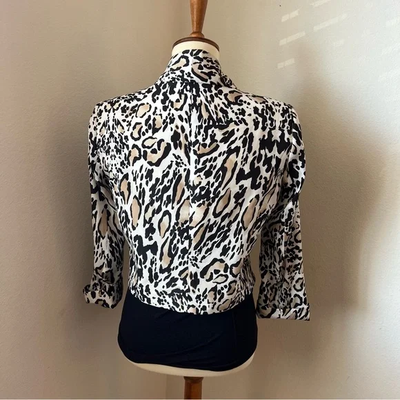 Bebe Shawl Collar White Leopard Blazer - Picture 3 of 10